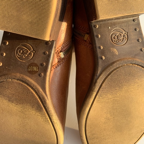 ✨Lucky Brand✨ Basel Bootie - Toffee (LIKE NEW!) - Picture 6 of 10